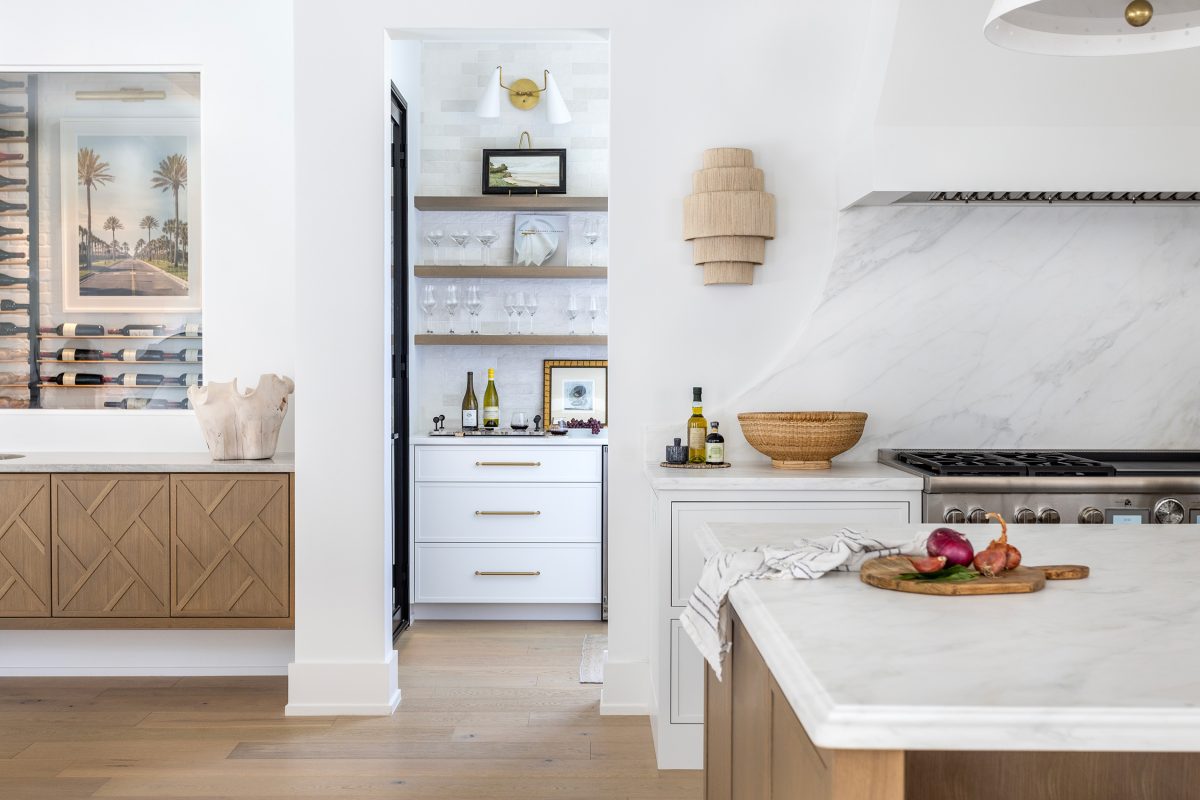 DF Luxury modern kitchen in custom home
